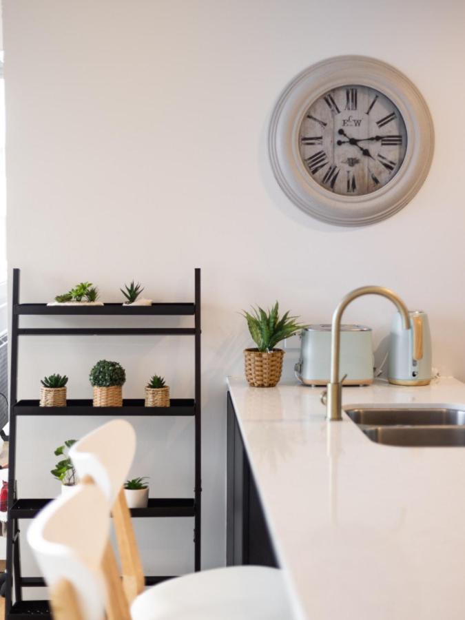 Riverside 2br Delicate Apartment Gold Coast